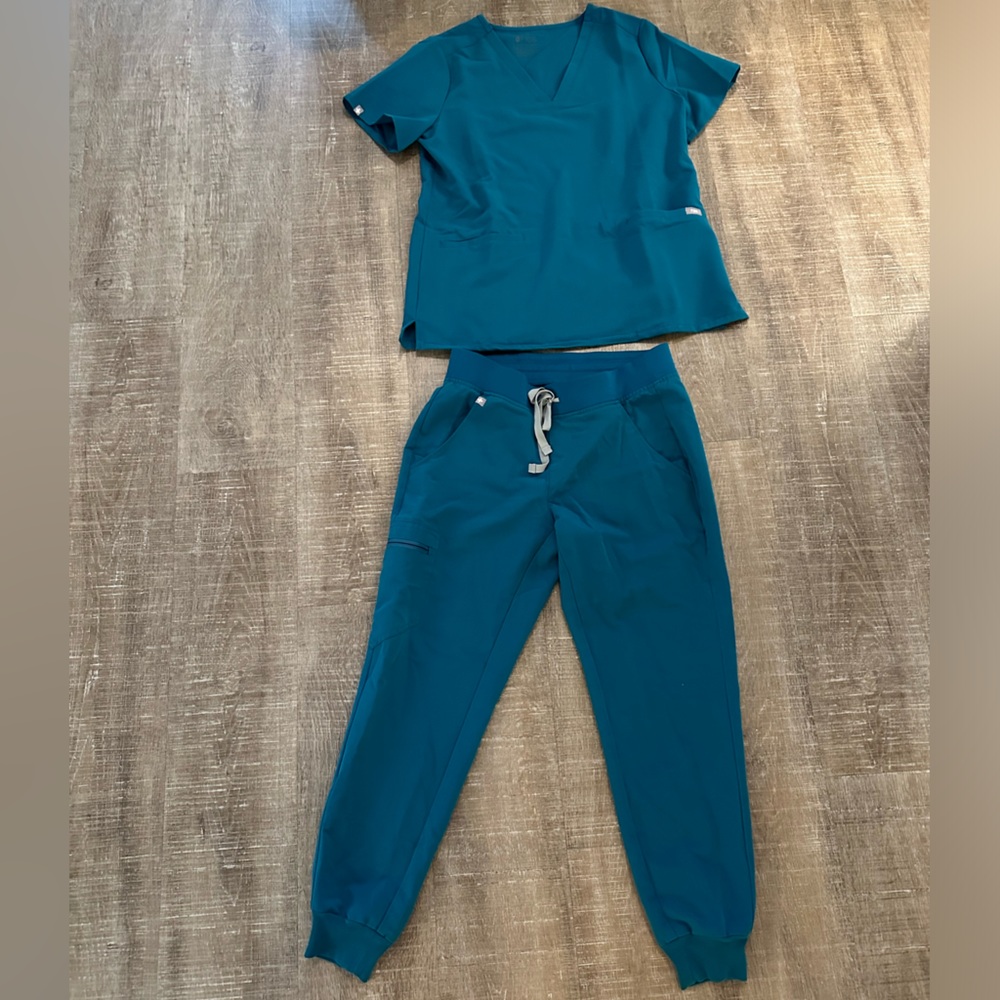 Caribbean blue figs scrub set. Brand new!